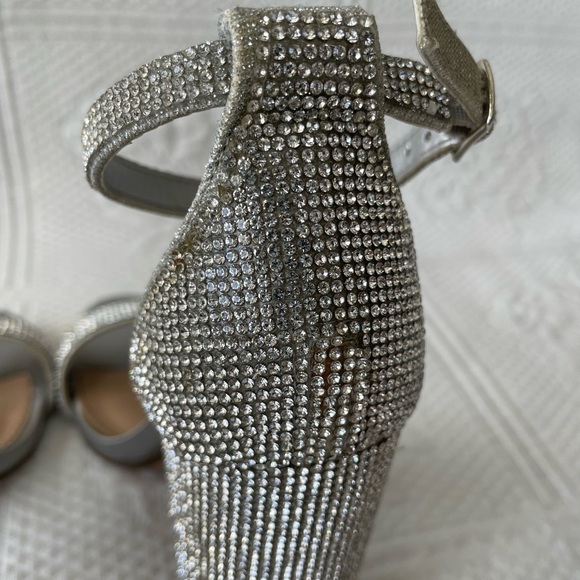 Steve Madden Carson-R Crystal Rhinestone Ankle Strap Open Toe Heels Silver 6 - Picture 7 of 13